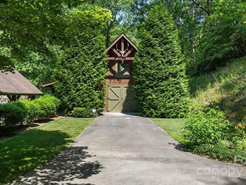 188 Black Rock Ranch Road, Sylva, NC 28779.  MLS# CAR4277435, YatesRealty ID 23612. 