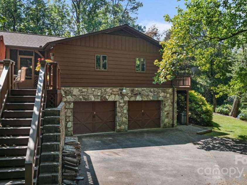 188 Black Rock Ranch Road, Sylva, NC 28779.  MLS# CAR4277435, YatesRealty ID 23612. 