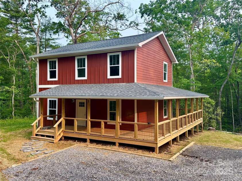 206 Cascade Ridge Road, Fairview, NC 28730.  MLS# CAR4263627, YatesRealty ID 23612. 