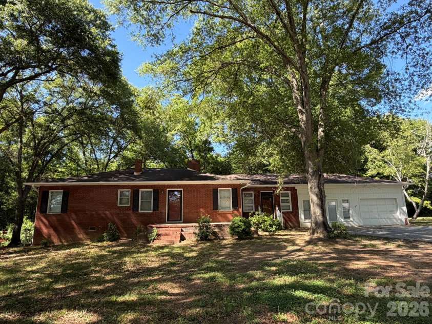 382 Alexis High Shoals Road, Dallas, NC 28034.  MLS# CAR4417122, YatesRealty ID 23613. 