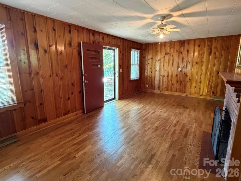 382 Alexis High Shoals Road, Dallas, NC 28034.  MLS# CAR4417122, YatesRealty ID 23613. 