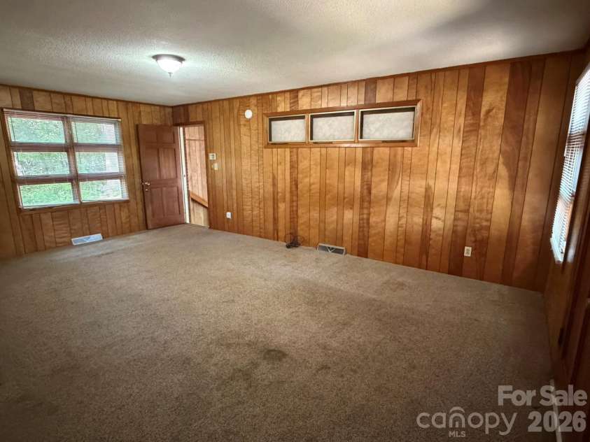382 Alexis High Shoals Road, Dallas, NC 28034.  MLS# CAR4417122, YatesRealty ID 23613. 