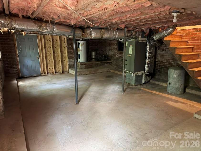 382 Alexis High Shoals Road, Dallas, NC 28034.  MLS# CAR4417122, YatesRealty ID 23613. 
