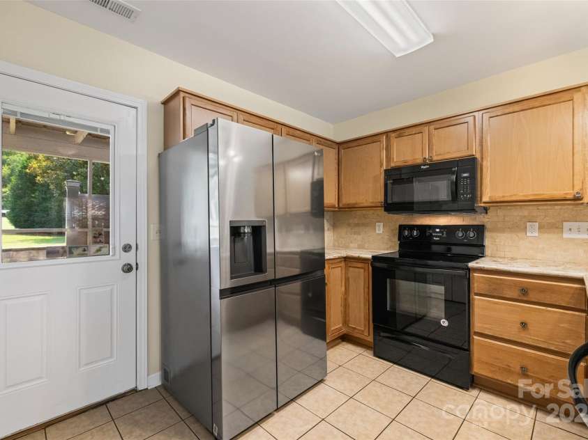 703 Dalebrook Lane, Rock Hill, SC 29730.  MLS# CAR4274465, YatesRealty ID 23613. 
