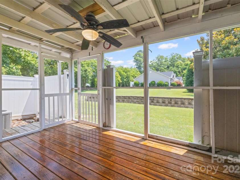 703 Dalebrook Lane, Rock Hill, SC 29730.  MLS# CAR4274465, YatesRealty ID 23613. 