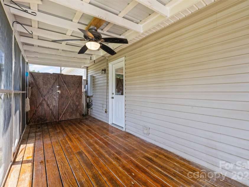 703 Dalebrook Lane, Rock Hill, SC 29730.  MLS# CAR4274465, YatesRealty ID 23613. 