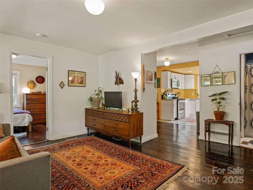 820 Azalea Avenue, Black Mountain, NC 28711.  MLS# CAR4265993, YatesRealty ID 23616. 