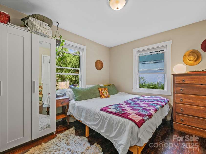 820 Azalea Avenue, Black Mountain, NC 28711.  MLS# CAR4265993, YatesRealty ID 23616. 