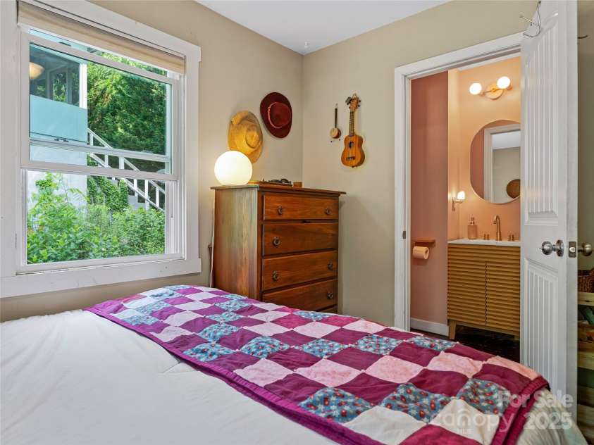 820 Azalea Avenue, Black Mountain, NC 28711.  MLS# CAR4265993, YatesRealty ID 23616. 