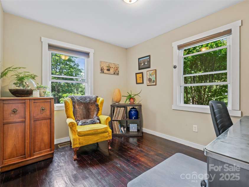 820 Azalea Avenue, Black Mountain, NC 28711.  MLS# CAR4265993, YatesRealty ID 23616. 