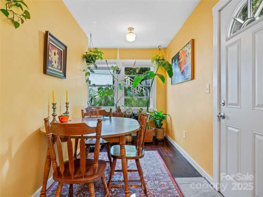 820 Azalea Avenue, Black Mountain, NC 28711.  MLS# CAR4265993, YatesRealty ID 23616. 