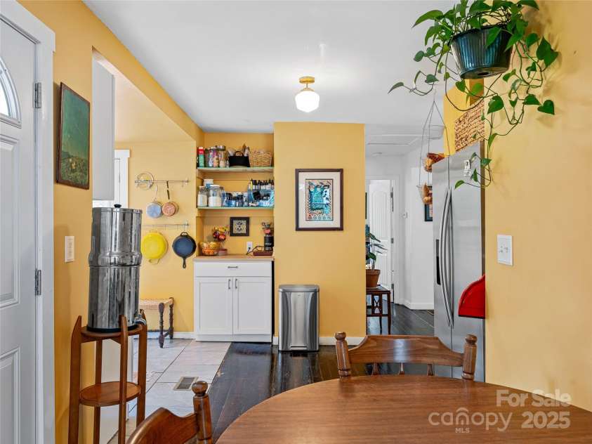 820 Azalea Avenue, Black Mountain, NC 28711.  MLS# CAR4265993, YatesRealty ID 23616. 