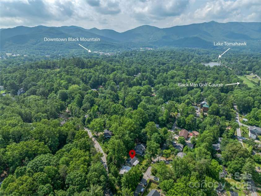 820 Azalea Avenue, Black Mountain, NC 28711.  MLS# CAR4265993, YatesRealty ID 23616. 