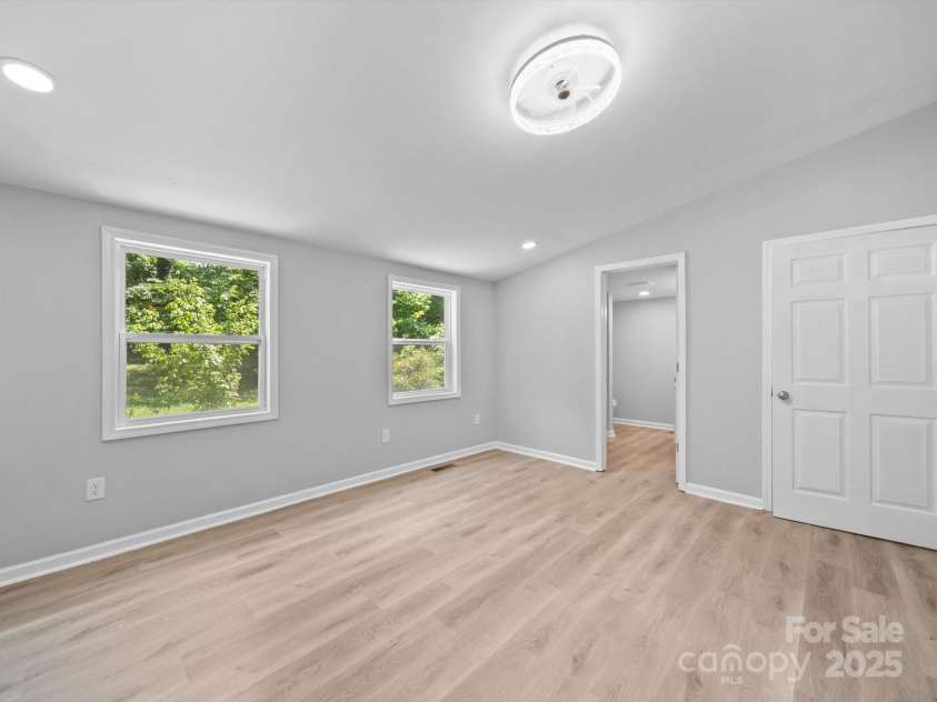 285 Baney Drive, Lexington, NC 27292.  MLS# CAR4275526, YatesRealty ID 23617. Primary bedroom