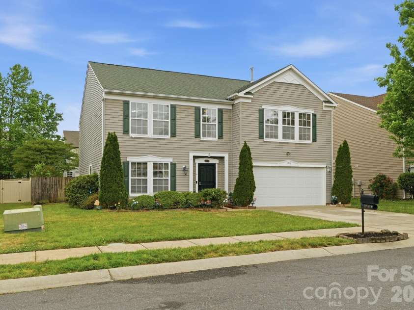 3906 Shasta Circle, Clover, SC 29710.  MLS# CAR4361726, YatesRealty ID 23618. 