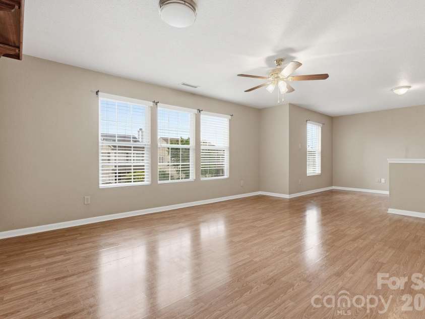 3906 Shasta Circle, Clover, SC 29710.  MLS# CAR4361726, YatesRealty ID 23618. Large Second Floor Loft