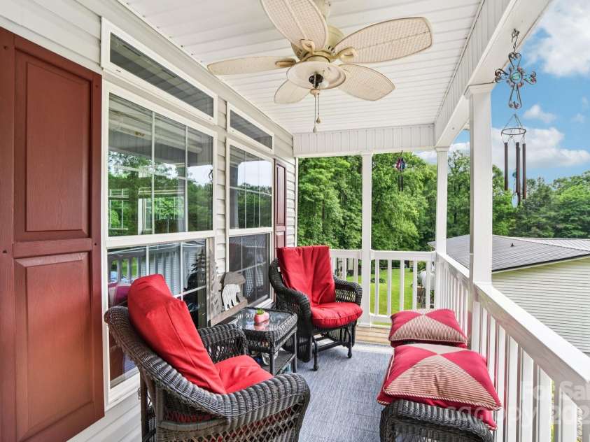 6 Hall Family Drive, Black Mountain, NC 28711.  MLS# CAR4266585, YatesRealty ID 23618. 