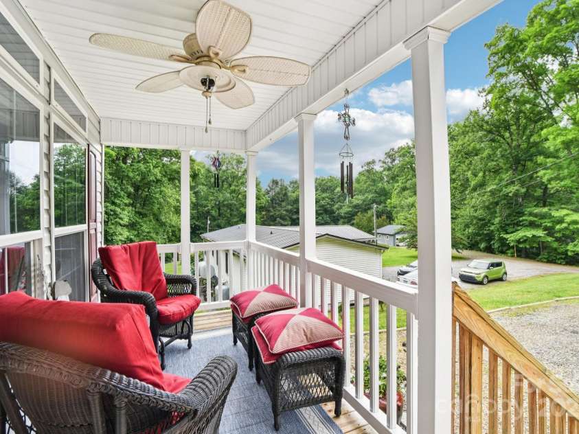 6 Hall Family Drive, Black Mountain, NC 28711.  MLS# CAR4266585, YatesRealty ID 23618. 