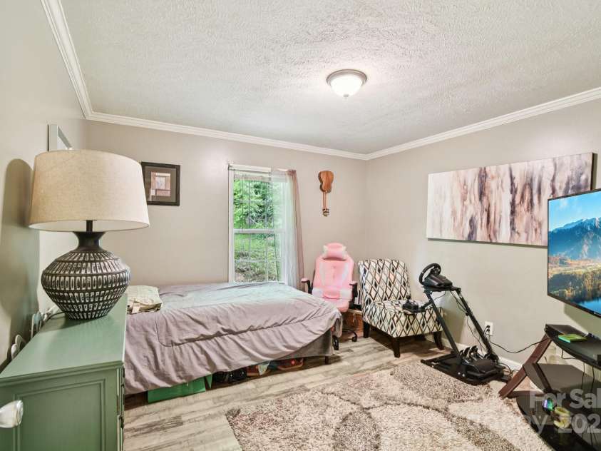 6 Hall Family Drive, Black Mountain, NC 28711.  MLS# CAR4266585, YatesRealty ID 23618. 