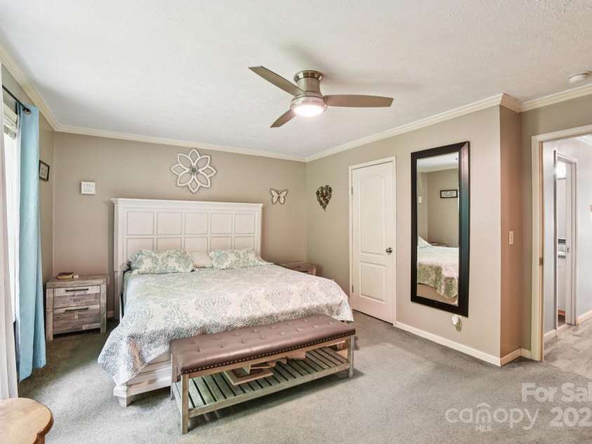 6 Hall Family Drive, Black Mountain, NC 28711.  MLS# CAR4266585, YatesRealty ID 23618. 
