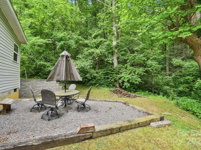 6 Hall Family Drive, Black Mountain, NC 28711.  MLS# CAR4266585, YatesRealty ID 23618. 