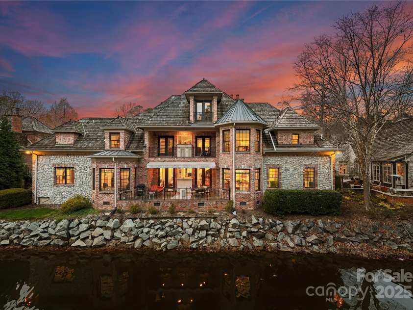 2310 La Maison Drive, Charlotte, NC 28226.  MLS# CAR4209333, YatesRealty ID 23619. 