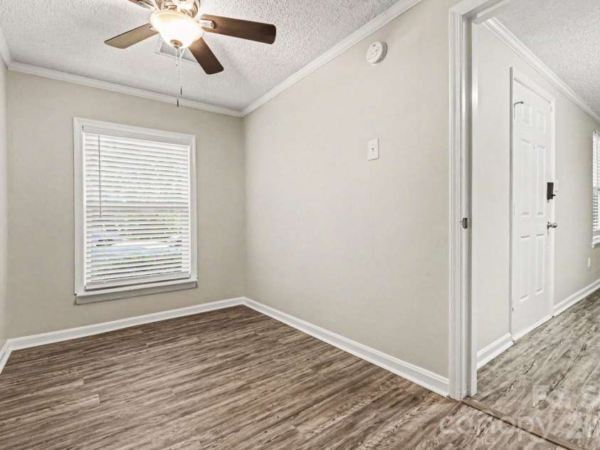 409 Vista Grande Circle, Charlotte, NC 28226.  MLS# CAR4378119, YatesRealty ID 23619. 
