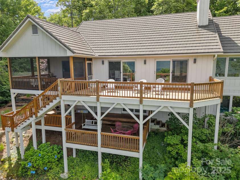 60 Lakeside Trail, Lake Toxaway, NC 28747.  MLS# CAR4281153, YatesRealty ID 2362. 