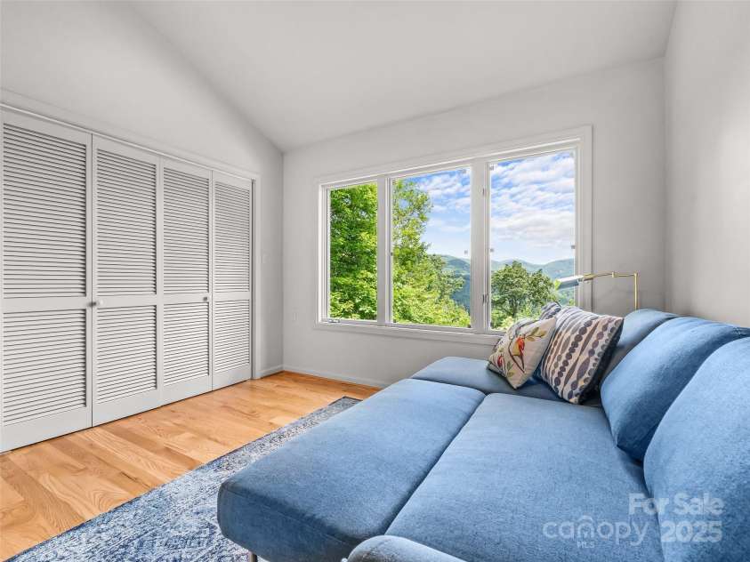 60 Lakeside Trail, Lake Toxaway, NC 28747.  MLS# CAR4281153, YatesRealty ID 2362. 