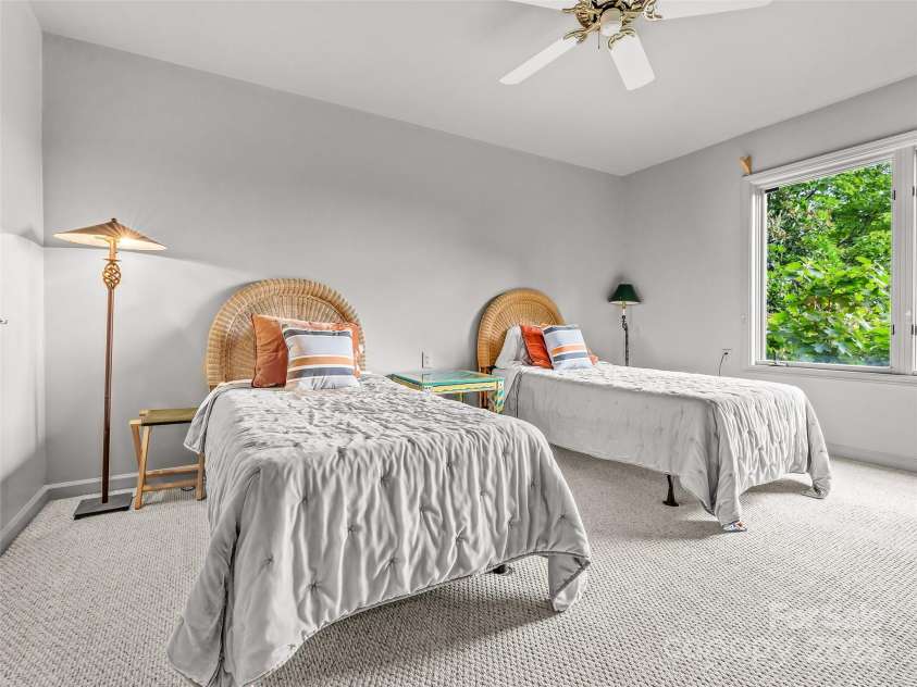 60 Lakeside Trail, Lake Toxaway, NC 28747.  MLS# CAR4281153, YatesRealty ID 2362. 