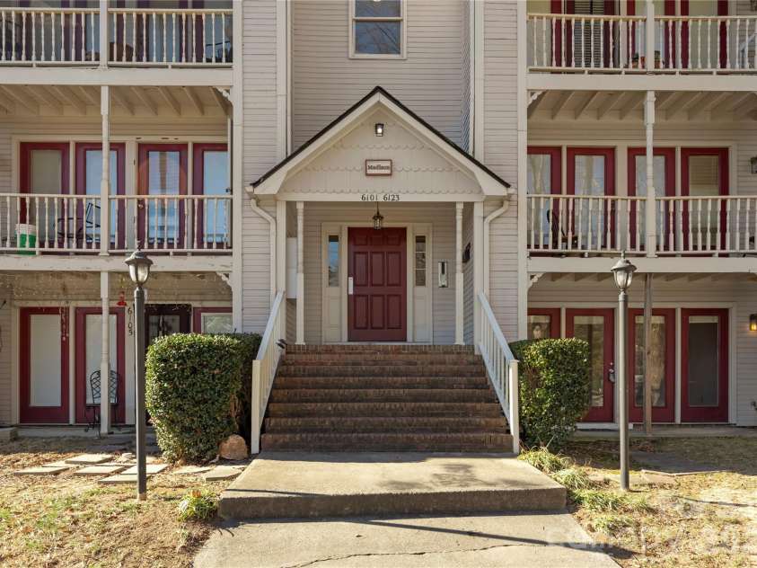 6101 Meadow Rose Lane, Charlotte, NC 28215.  MLS# CAR4336519, YatesRealty ID 2362. 