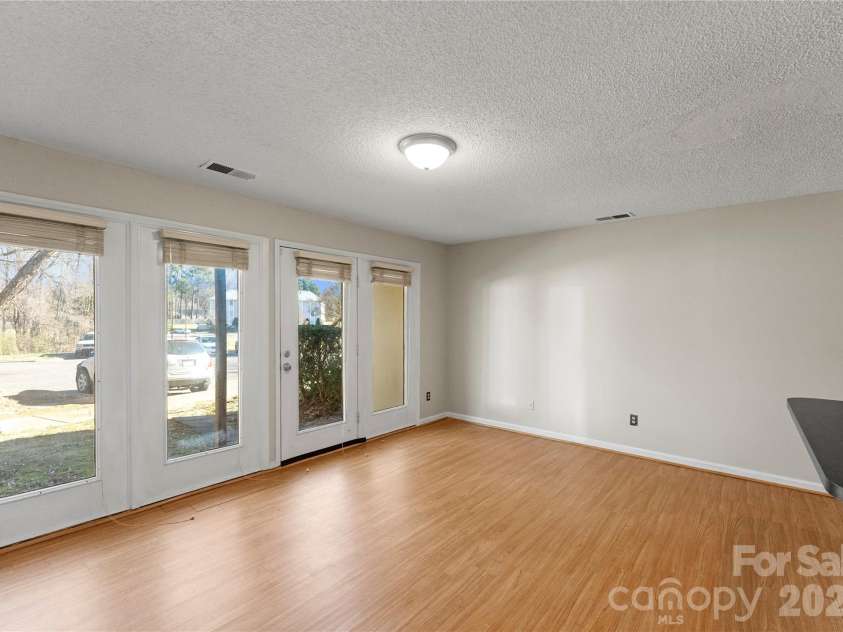 6101 Meadow Rose Lane, Charlotte, NC 28215.  MLS# CAR4336519, YatesRealty ID 2362. 