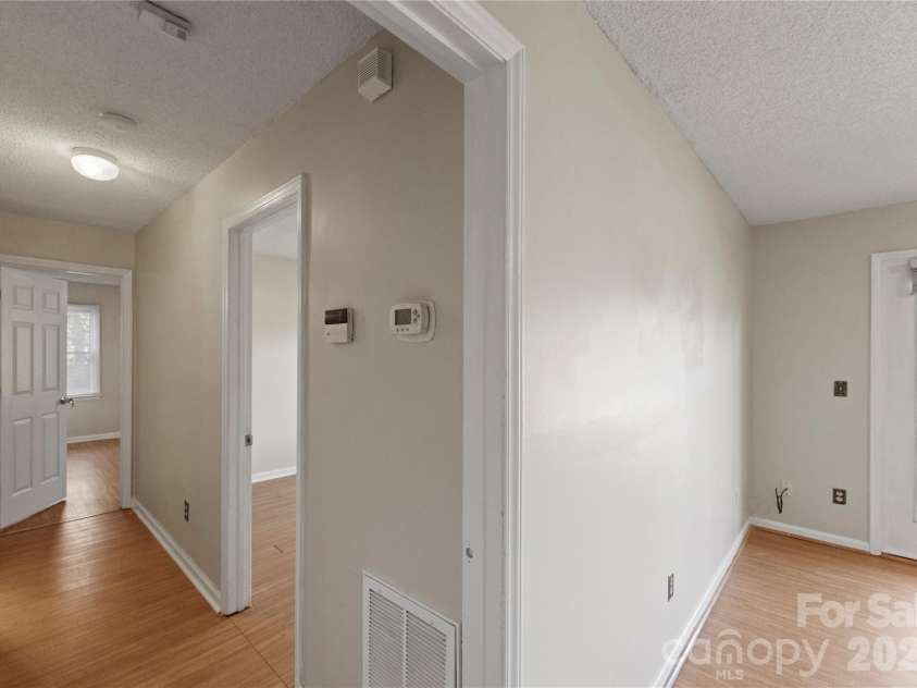 6101 Meadow Rose Lane, Charlotte, NC 28215.  MLS# CAR4336519, YatesRealty ID 2362. 