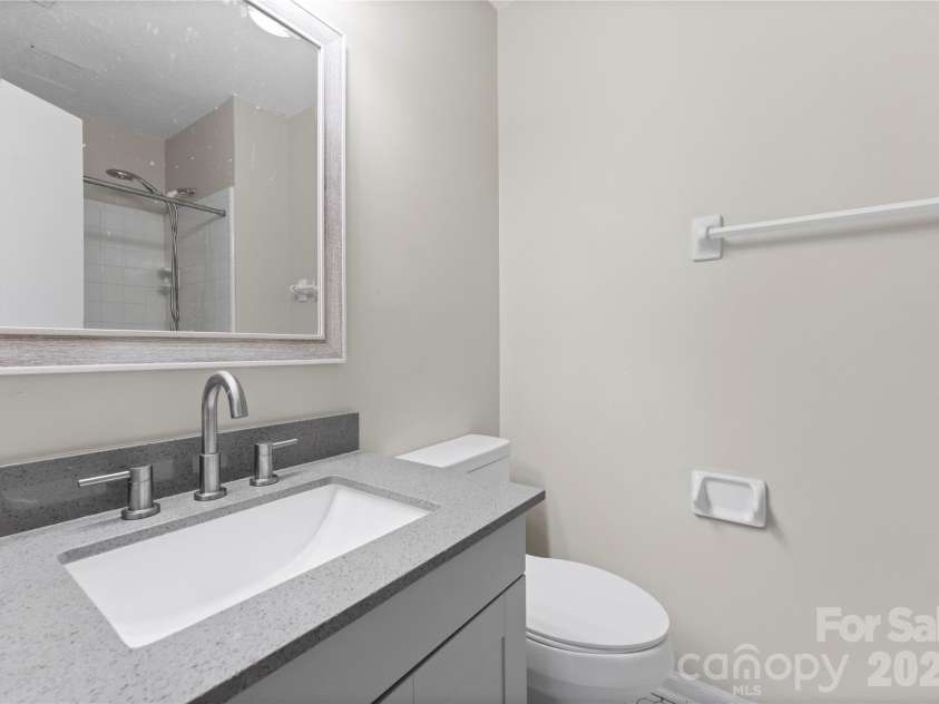 6101 Meadow Rose Lane, Charlotte, NC 28215.  MLS# CAR4336519, YatesRealty ID 2362. 