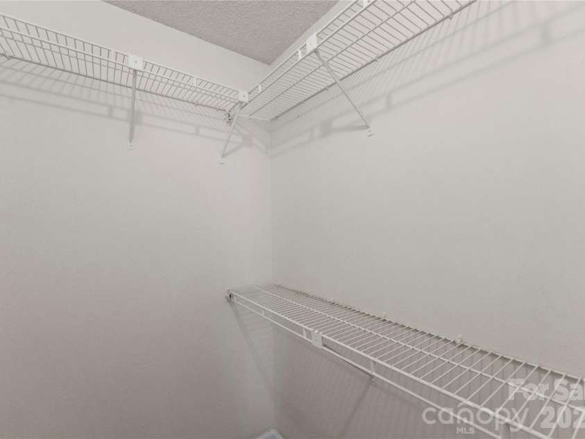 6101 Meadow Rose Lane, Charlotte, NC 28215.  MLS# CAR4336519, YatesRealty ID 2362. 