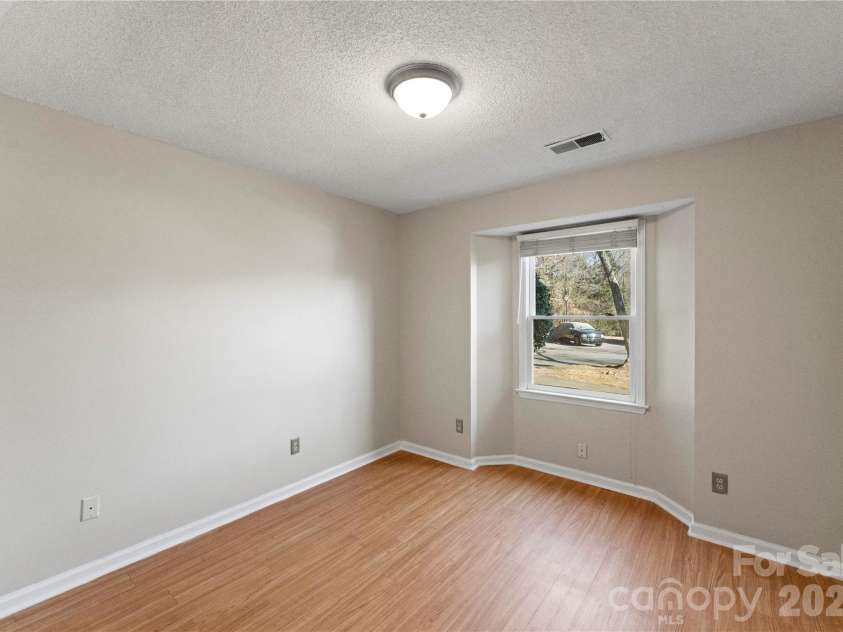 6101 Meadow Rose Lane, Charlotte, NC 28215.  MLS# CAR4336519, YatesRealty ID 2362. 