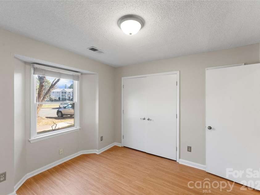 6101 Meadow Rose Lane, Charlotte, NC 28215.  MLS# CAR4336519, YatesRealty ID 2362. 