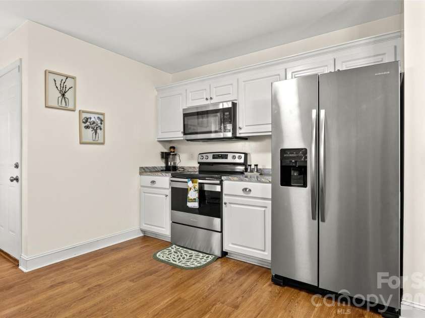 3200 Silver Fox Circle, Lancaster, SC 29720.  MLS# CAR4403774, YatesRealty ID 23621. 