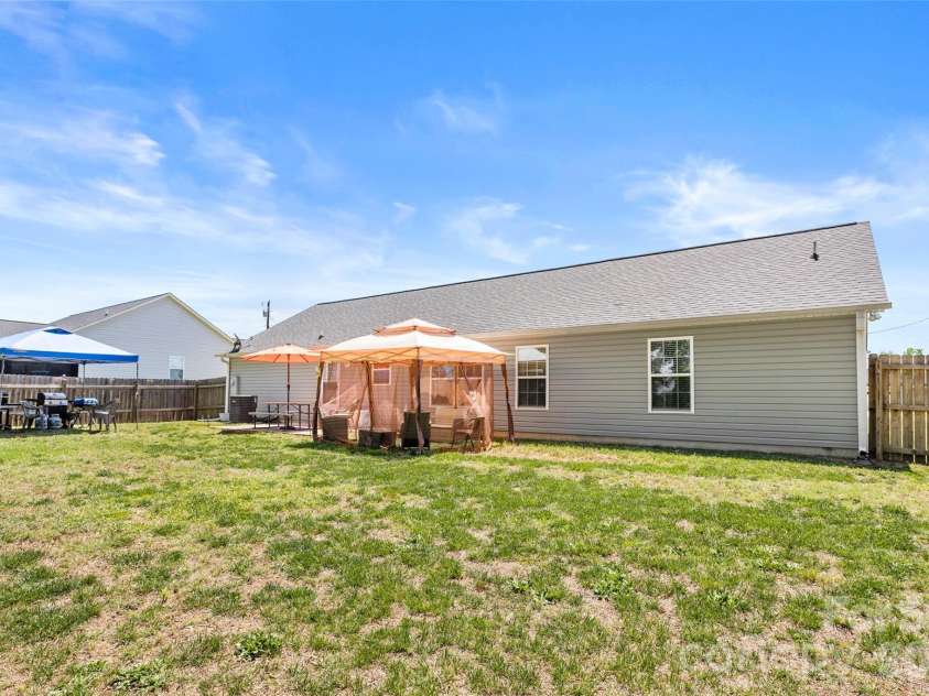 3200 Silver Fox Circle, Lancaster, SC 29720.  MLS# CAR4403774, YatesRealty ID 23621. 