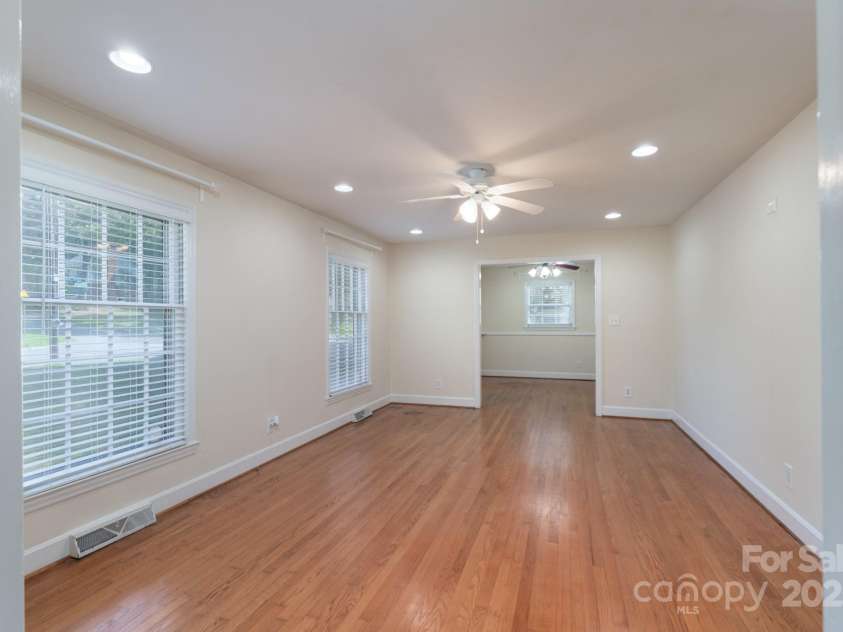 5720 Amity Place, Charlotte, NC 28212.  MLS# CAR4268494, YatesRealty ID 23621. 