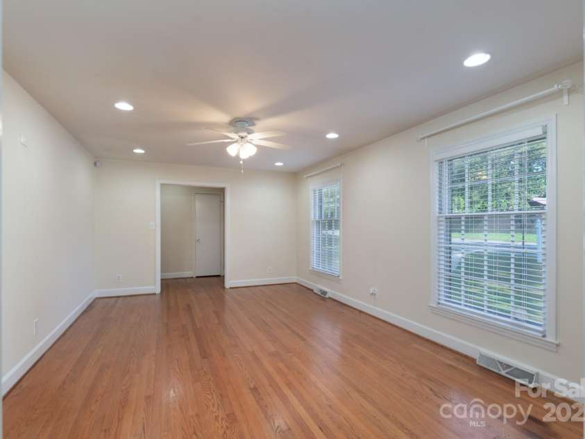 5720 Amity Place, Charlotte, NC 28212.  MLS# CAR4268494, YatesRealty ID 23621. 