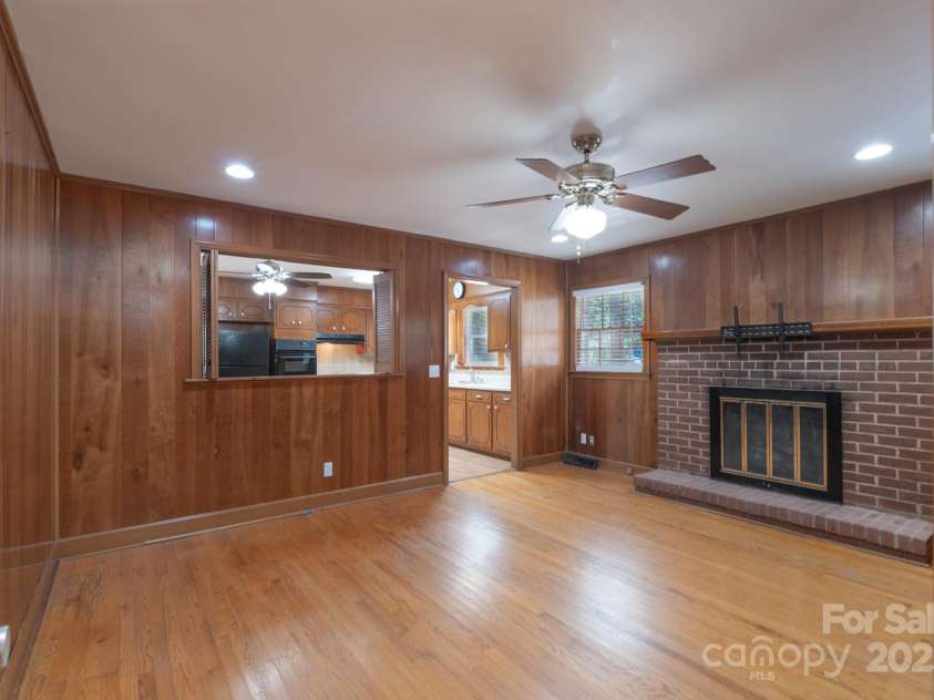 5720 Amity Place, Charlotte, NC 28212.  MLS# CAR4268494, YatesRealty ID 23621. 