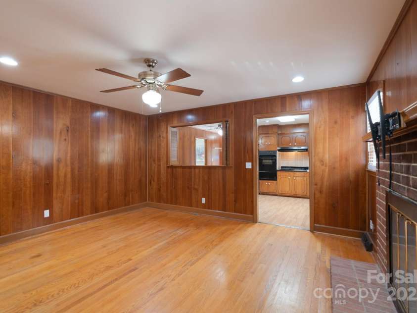 5720 Amity Place, Charlotte, NC 28212.  MLS# CAR4268494, YatesRealty ID 23621. 