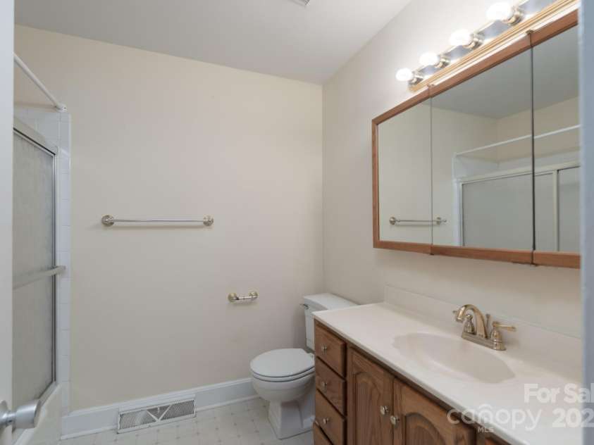 5720 Amity Place, Charlotte, NC 28212.  MLS# CAR4268494, YatesRealty ID 23621. 