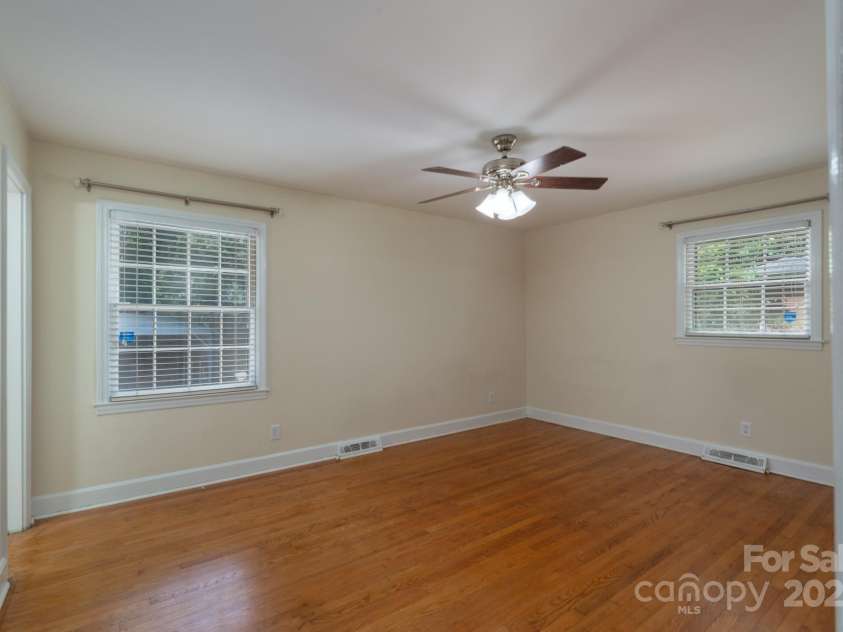 5720 Amity Place, Charlotte, NC 28212.  MLS# CAR4268494, YatesRealty ID 23621. 