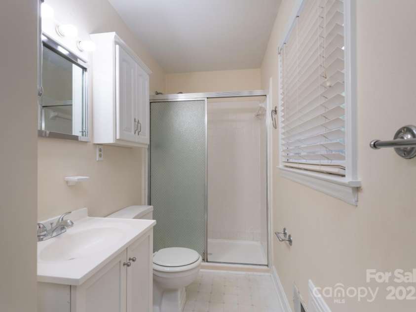 5720 Amity Place, Charlotte, NC 28212.  MLS# CAR4268494, YatesRealty ID 23621. 