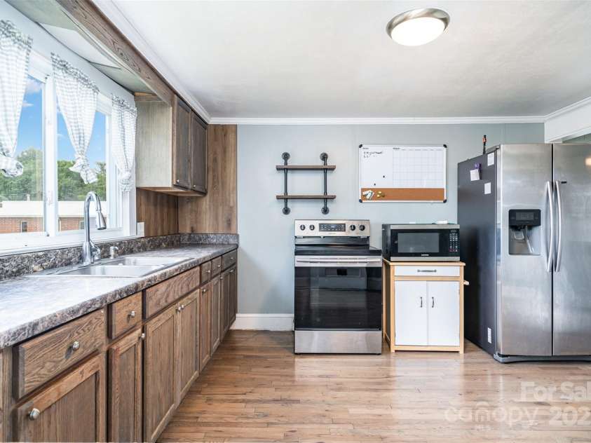 127 Bristol Road, Statesville, NC 28677.  MLS# CAR4275850, YatesRealty ID 23622. 