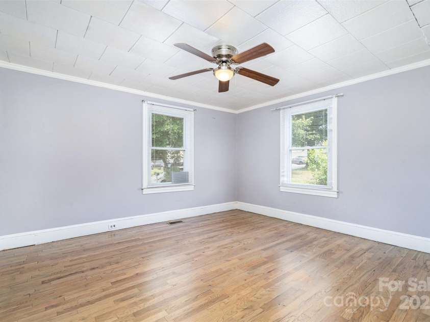 127 Bristol Road, Statesville, NC 28677.  MLS# CAR4275850, YatesRealty ID 23622. 