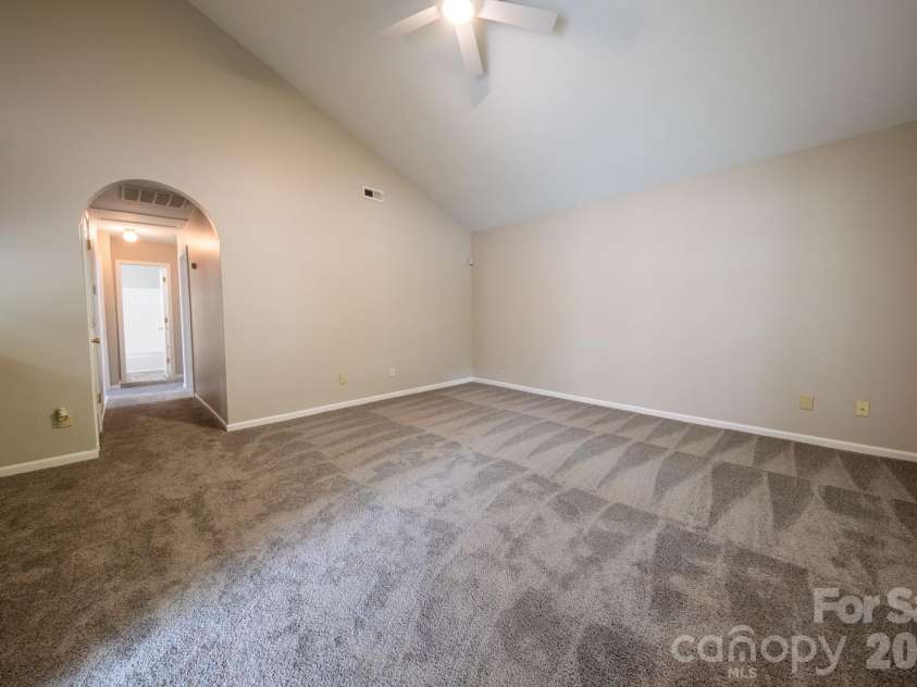 6627 Nevin Glen Drive, Charlotte, NC 28269.  MLS# CAR4379657, YatesRealty ID 23622. 