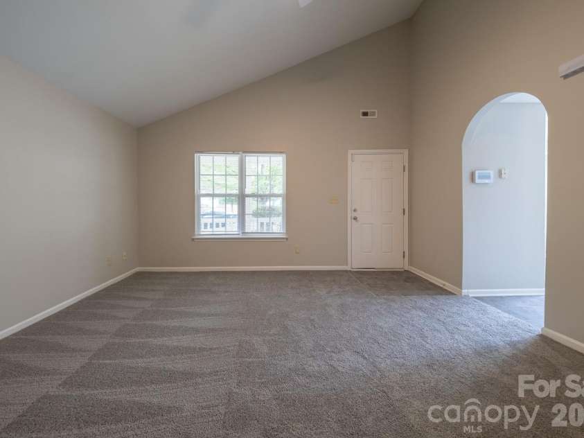 6627 Nevin Glen Drive, Charlotte, NC 28269.  MLS# CAR4379657, YatesRealty ID 23622. 